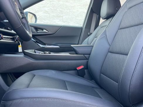 New 2026 Chevrolet Equinox LT w/ Convenience Package II image 8