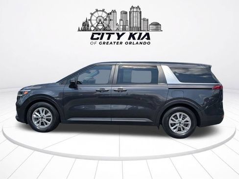 Certified 2023 Kia Carnival LX FWD image 2