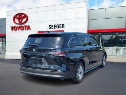 Used 2026 Toyota Sienna LE