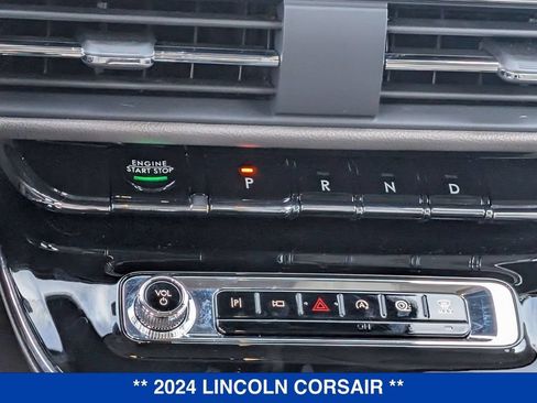 Used 2024 Lincoln Corsair AWD image 30