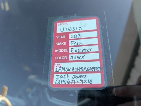 Used 2021 Ford Explorer XLT image 36