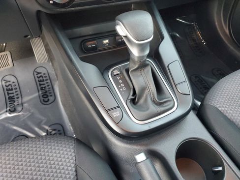 Certified 2025 Kia Soul LX w/ LX Technology Package FWD image 21