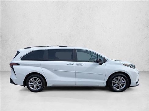 Certified 2023 Toyota Sienna XSE w/ XSE Plus Package AWD/4WD image 4