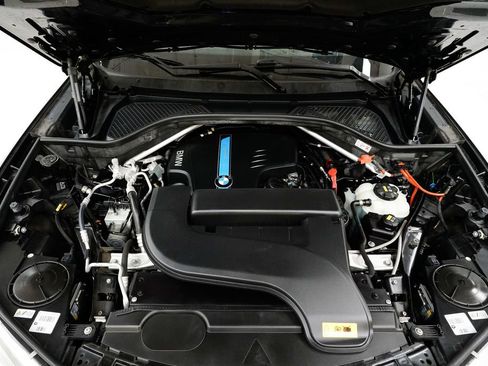 Used 2017 BMW X5 xDrive40e image 3