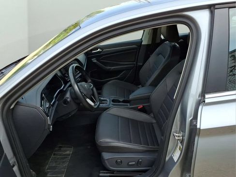 Used 2024 Volkswagen Jetta SE FWD image 28