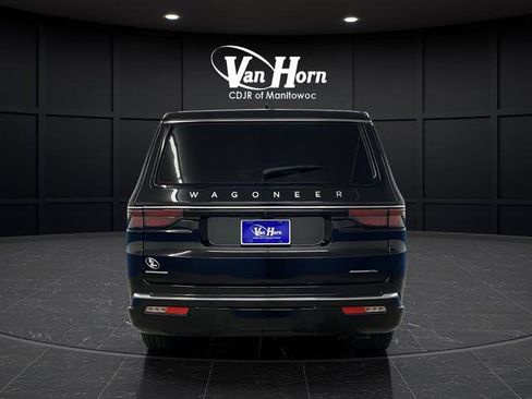 Used 2023 Jeep Wagoneer L Series III w/ Preferred Equipment Group image 13