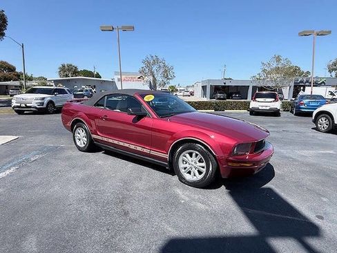 Used 2006 Ford Mustang Convertible image 8