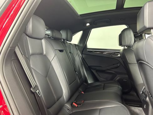 Used 2025 Porsche Macan AWD/4WD image 25