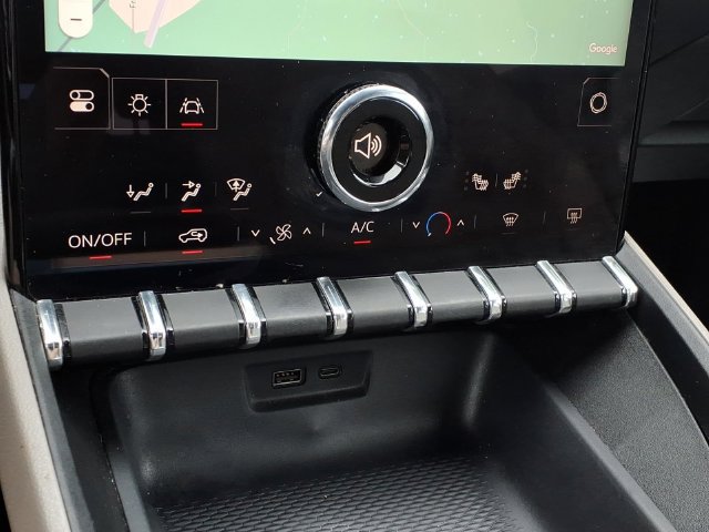 Used 2025 GMC Terrain Elevation w/ Technology Package II AWD/4WD image 13