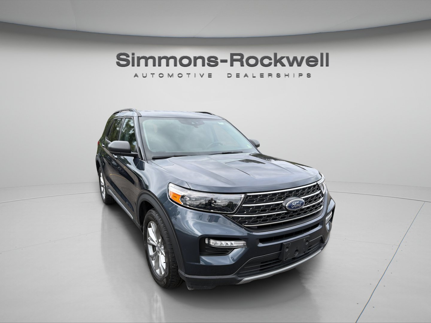 Used 2023 Ford Explorer XLT w/ Equipment Group 202A AWD/4WD image 7