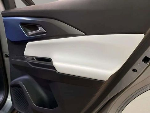 Used 2026 Chevrolet Equinox EV LT image 68