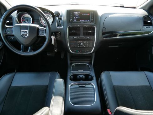 Used 2019 Dodge Grand Caravan SXT w/ Driver Convenience Group FWD image 13
