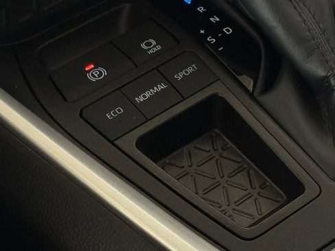 Used 2024 Toyota RAV4 XLE Premium image 30