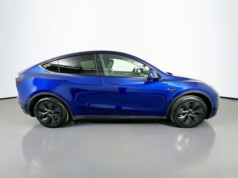 Used 2025 Tesla Model Y Long Range RWD image 4