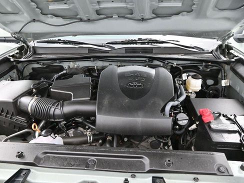 Used 2023 Toyota Tacoma TRD Sport AWD/4WD image 32