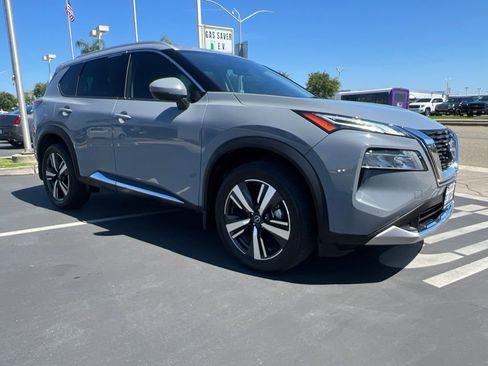 Used 2023 Nissan Rogue Platinum w/ Platinum Premium Package FWD image 10