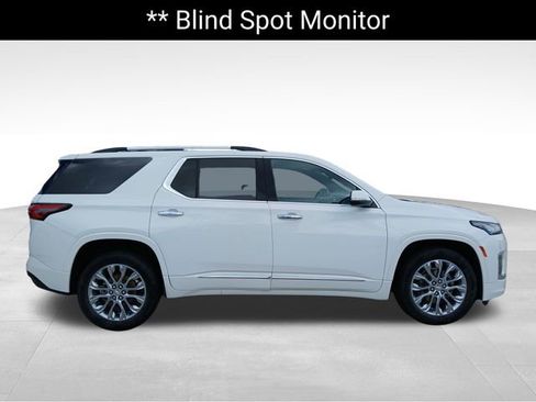 Used 2022 Chevrolet Traverse High Country w/ LPO, Floor Liner Package AWD/4WD image 6