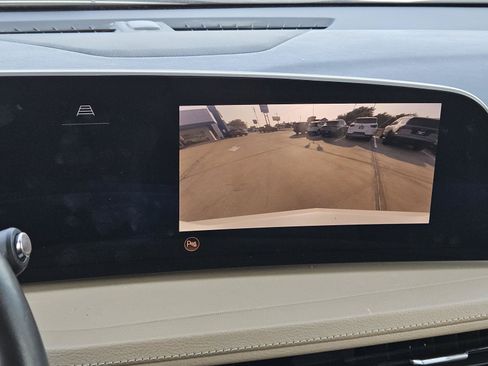 Used 2024 Cadillac XT4 Luxury w/ Cold Weather Package FWD image 22