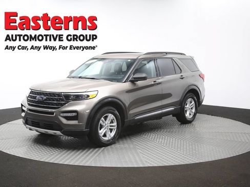 Used 2021 Ford Explorer XLT w/ Equipment Group 202A AWD/4WD image 55