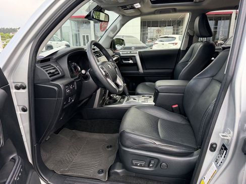 Certified 2022 Toyota 4Runner Limited AWD/4WD image 8