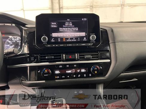 Used 2025 Nissan Pathfinder SV FWD image 44