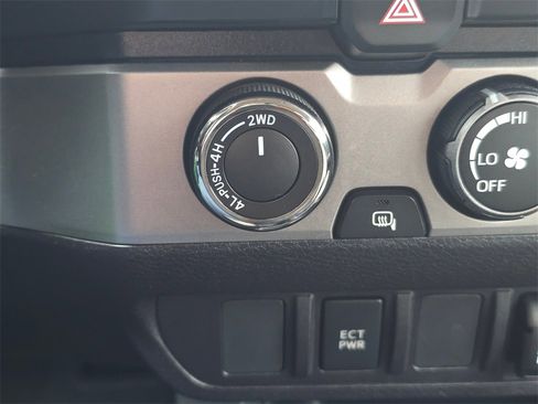 Used 2019 Toyota Tacoma SR5 image 27