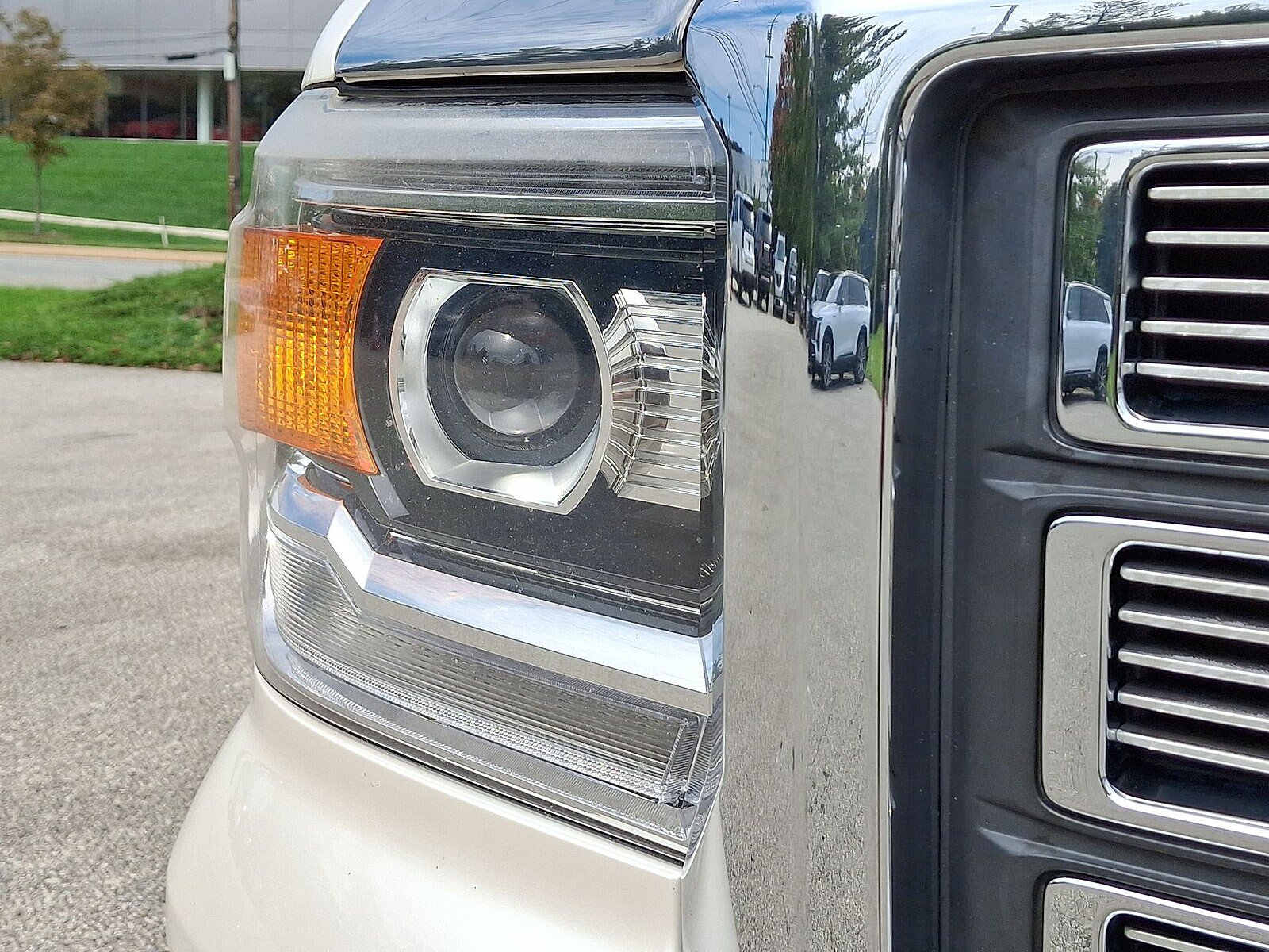 Used 2014 GMC Sierra 1500 SLT w/ Suspension Package, Off-Road AWD/4WD image 28
