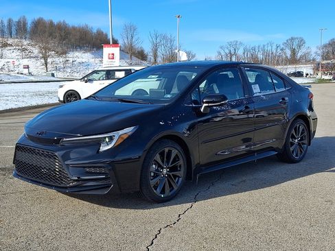 New 2026 Toyota Corolla SE image 2