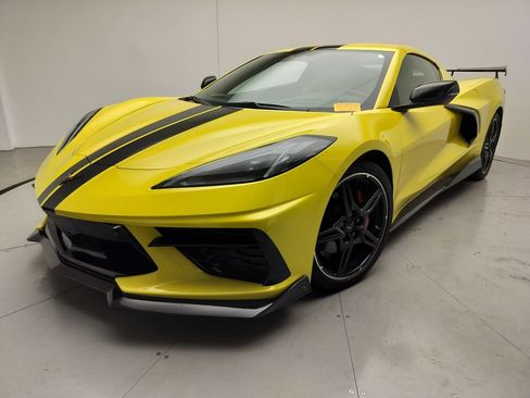 Used 2021 Chevrolet Corvette Stingray Preferred Cpe w/ Battery Protection Package RWD image 1