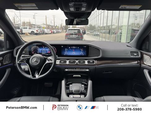 Used 2025 Mercedes-Benz GLS 450 4MATIC image 2