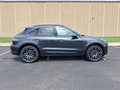 Certified 2026 Porsche Macan AWD/4WD image 8