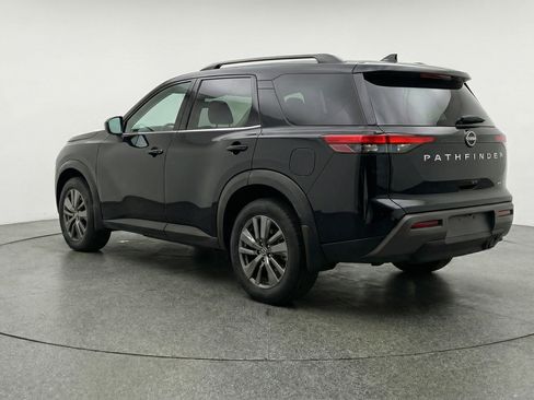 Used 2025 Nissan Pathfinder SV FWD image 6