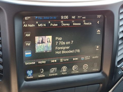 Used 2015 Jeep Cherokee Limited AWD/4WD image 19