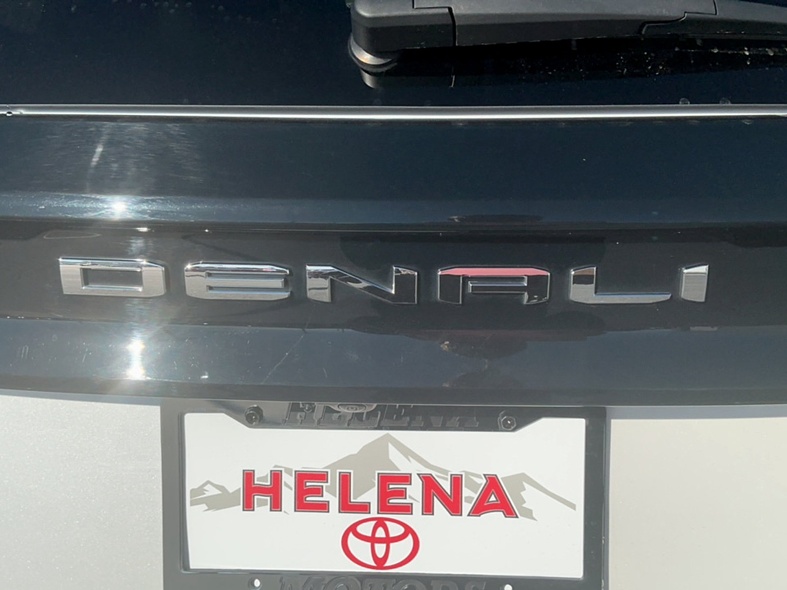 Used 2025 GMC Acadia Denali AWD/4WD image 24