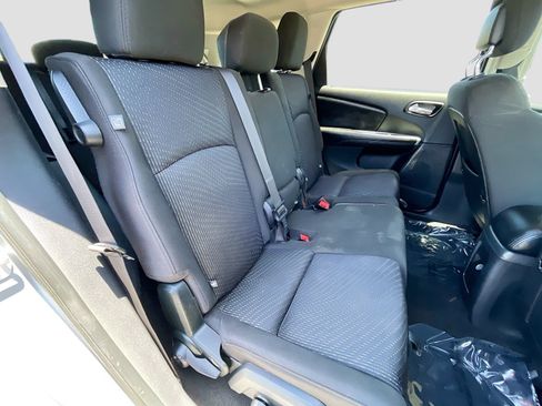 Used 2019 Dodge Journey SE w/ Premium Group FWD image 16
