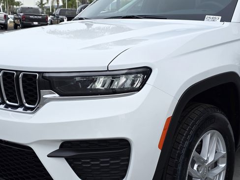 New 2025 Jeep Grand Cherokee Laredo X image 8