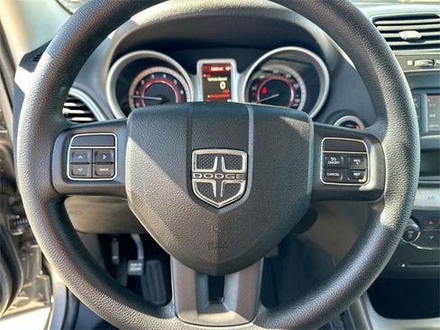 Used 2017 Dodge Journey SE image 25