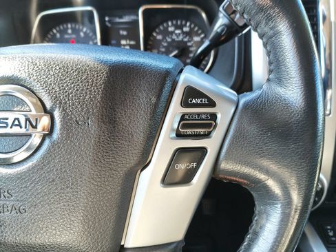 Used 2017 Nissan Titan SV AWD/4WD image 25