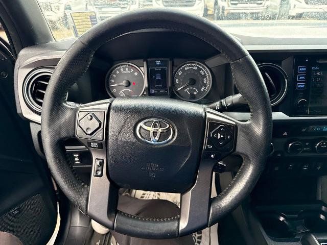 Used 2016 Toyota Tacoma TRD Off-Road AWD/4WD image 9
