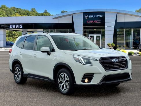 Used 2023 Subaru Forester Premium AWD/4WD image 1