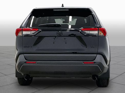 Used 2023 Toyota RAV4 LE FWD image 5