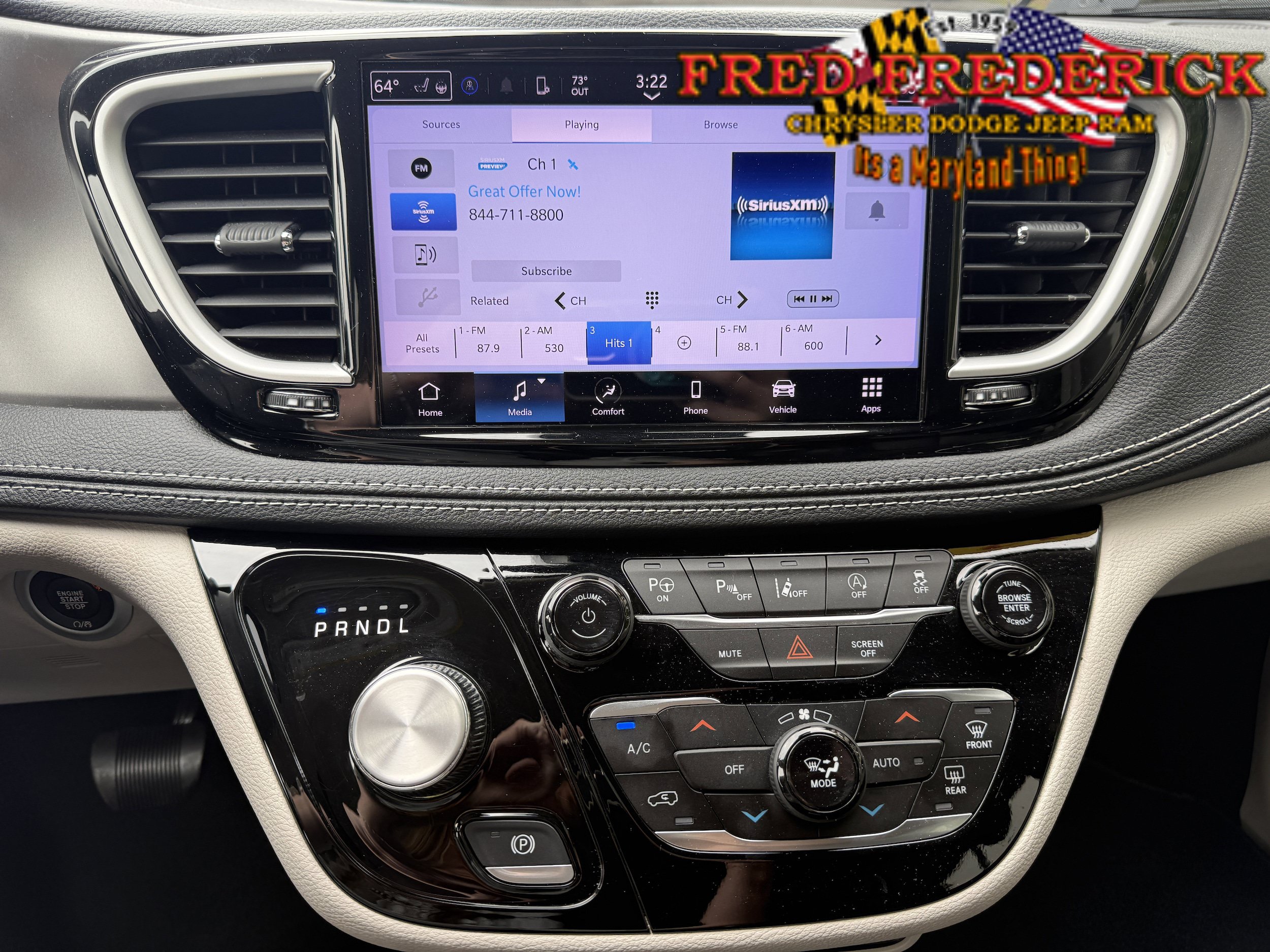 Used 2023 Chrysler Pacifica Touring-L AWD/4WD image 12