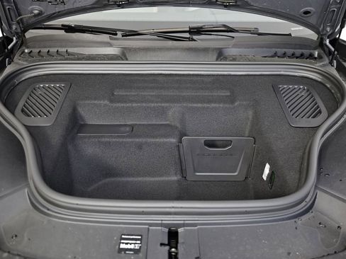 New 2026 Porsche Macan 4 Electric image 32