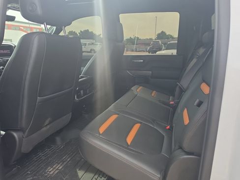 Used 2022 GMC Sierra 2500 AT4 w/ AT4 Preferred Package AWD/4WD image 21