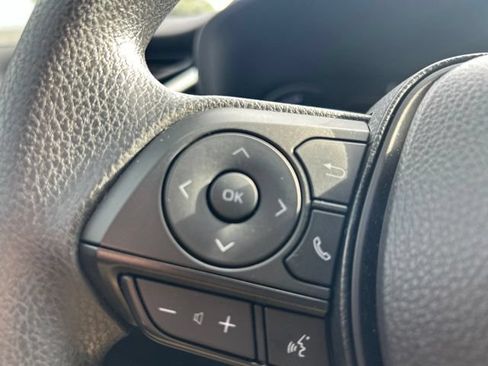 Used 2025 Toyota RAV4 LE AWD/4WD image 21