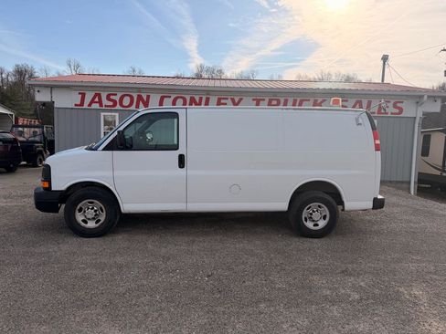 Used 2011 Chevrolet Express 2500 RWD 2500 135 image 1