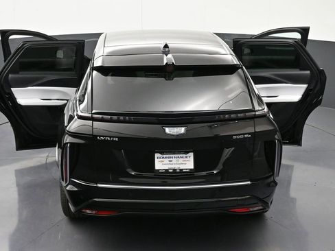 Used 2025 Cadillac Lyriq Luxury AWD/4WD image 36