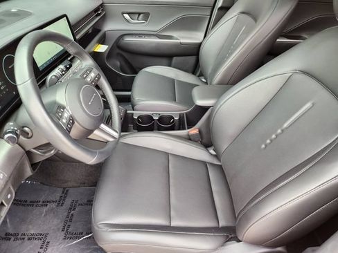 Certified 2025 Hyundai Kona Limited AWD/4WD image 8