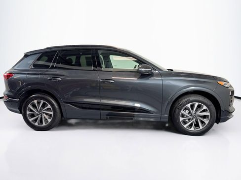 New 2025 Audi Q6 e-tron Premium image 4