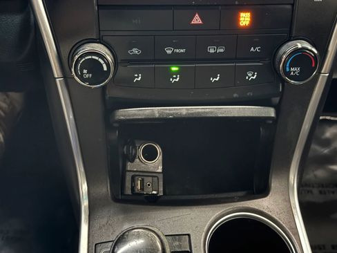 Used 2017 Toyota Camry SE image 34